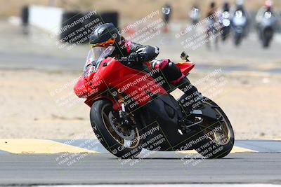 media/Apr-10-2022-SoCal Trackdays (Sun) [[f104b12566]]/Turn 2 (1135am)/